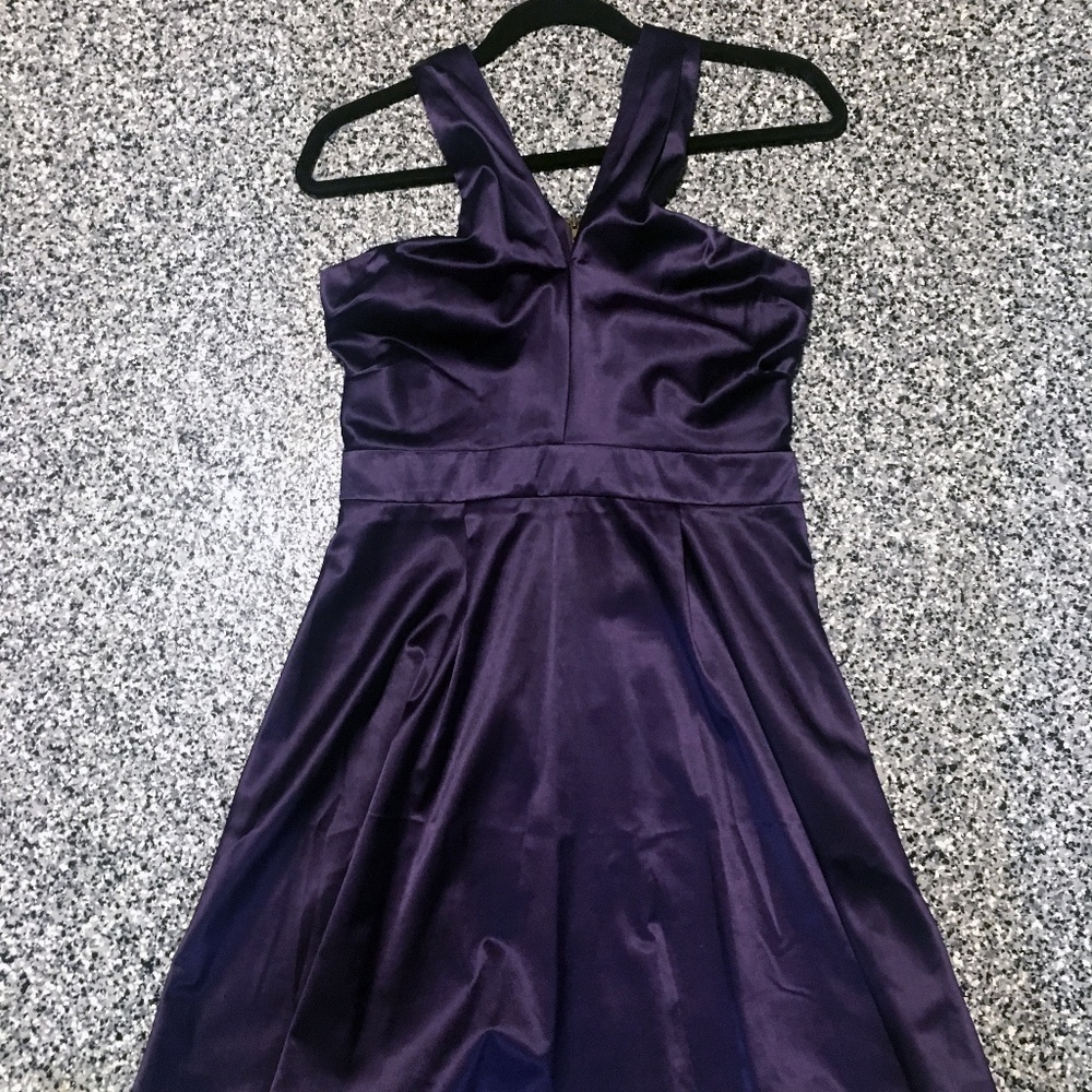 Smart Set ✦ Nude Shoulders Violet Satin Dress (size 8)
